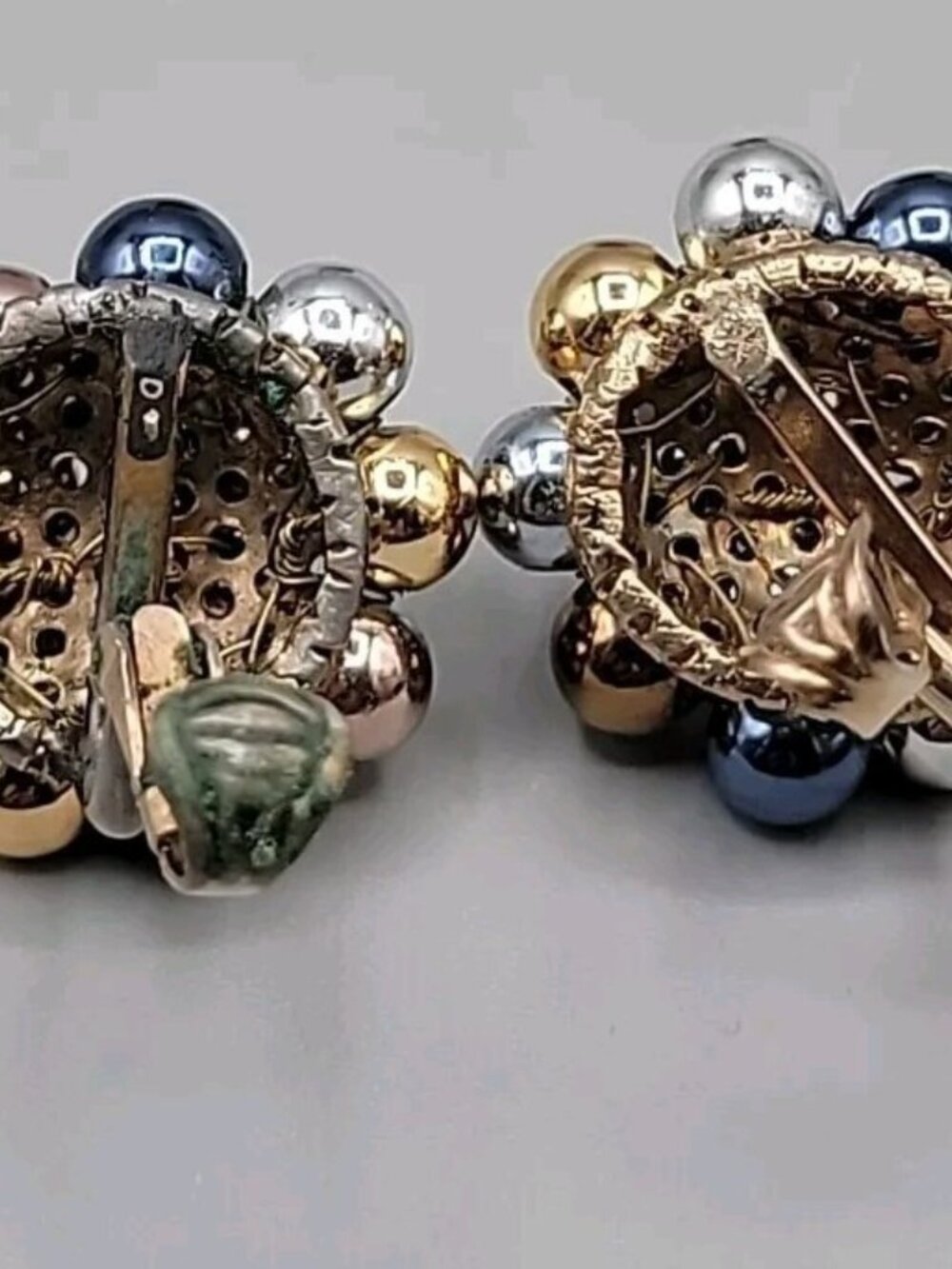 Vintage Vogue Mixed Metallic Beaded Cluster Clip On Earrings 3-D Dome Shape - Picture 8 of 9